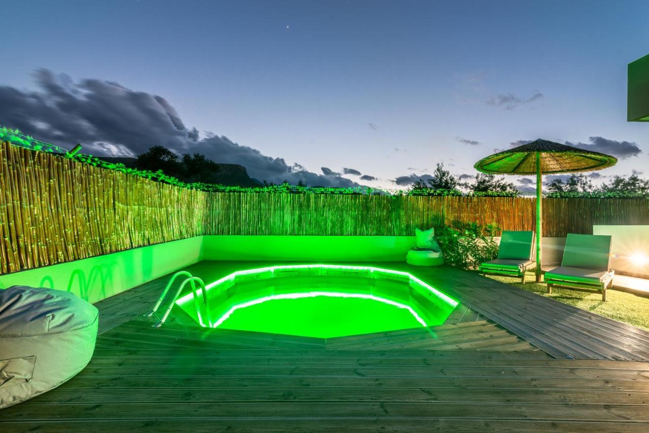 Cozy House With Pool Near Beach Gazi Zewnętrze zdjęcie