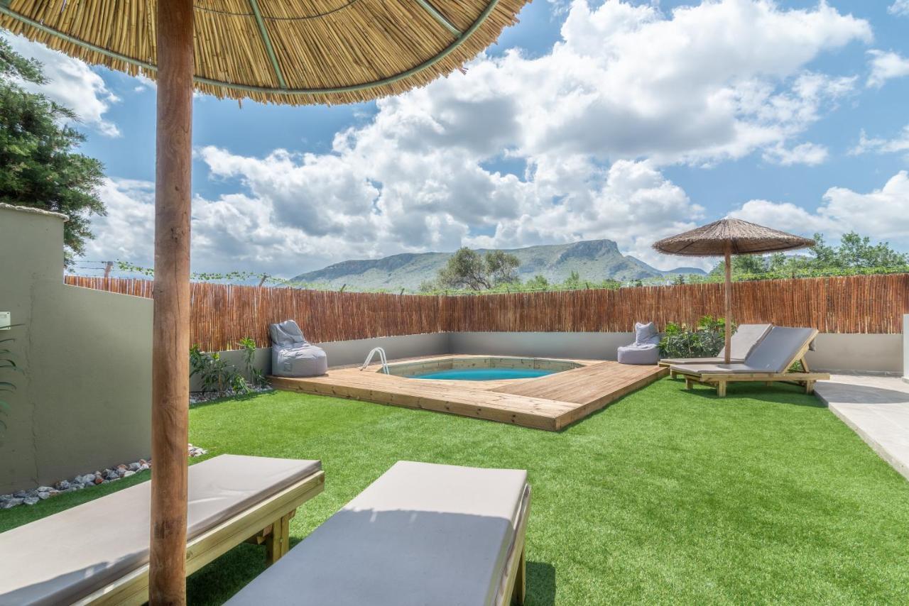 Cozy House With Pool Near Beach Gazi Zewnętrze zdjęcie